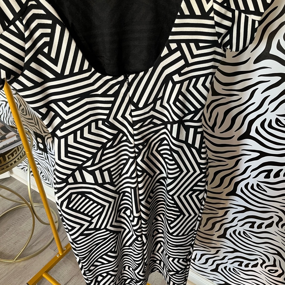 Dress - Picture 6 of 6